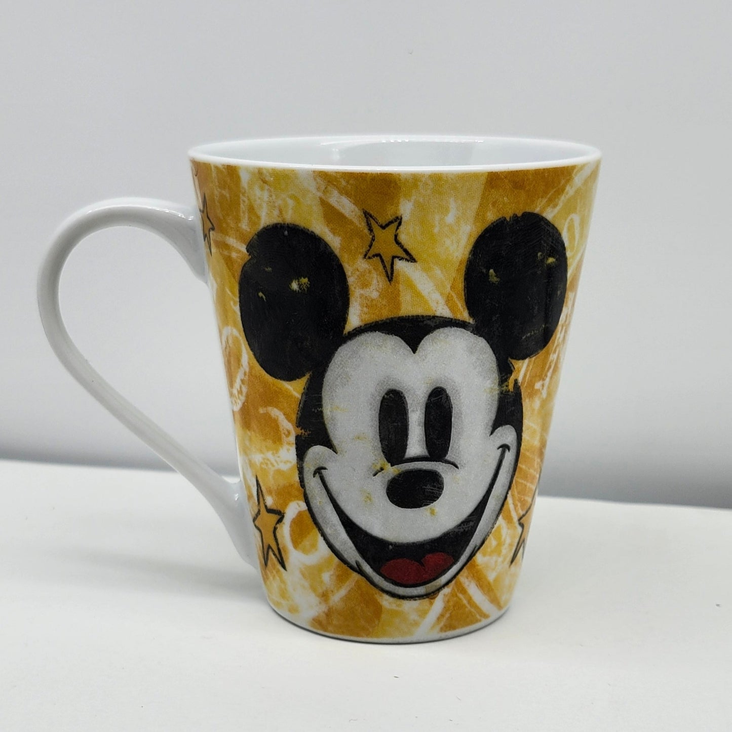 Official Disney Mickey Mouse "No Finer Friend" Green/Yellow 10 oz Coffee Cup Mug