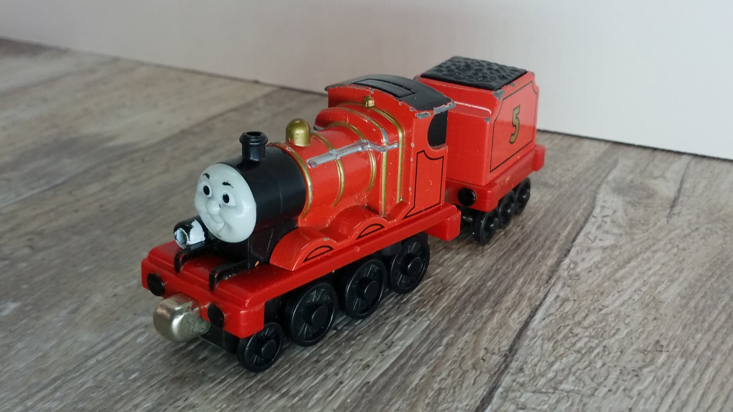 Thomas the Train & Friends 2009 James The Egine & Tender Talking Train - Works