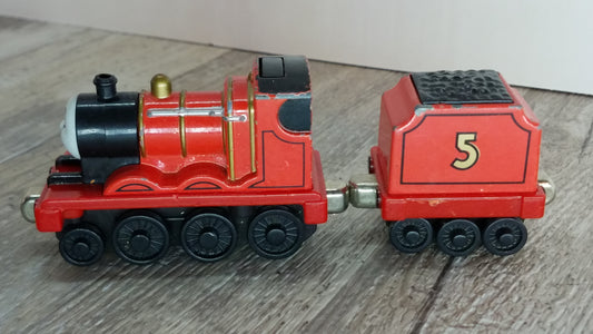 Thomas the Train & Friends 2009 James The Egine & Tender Talking Train - Works